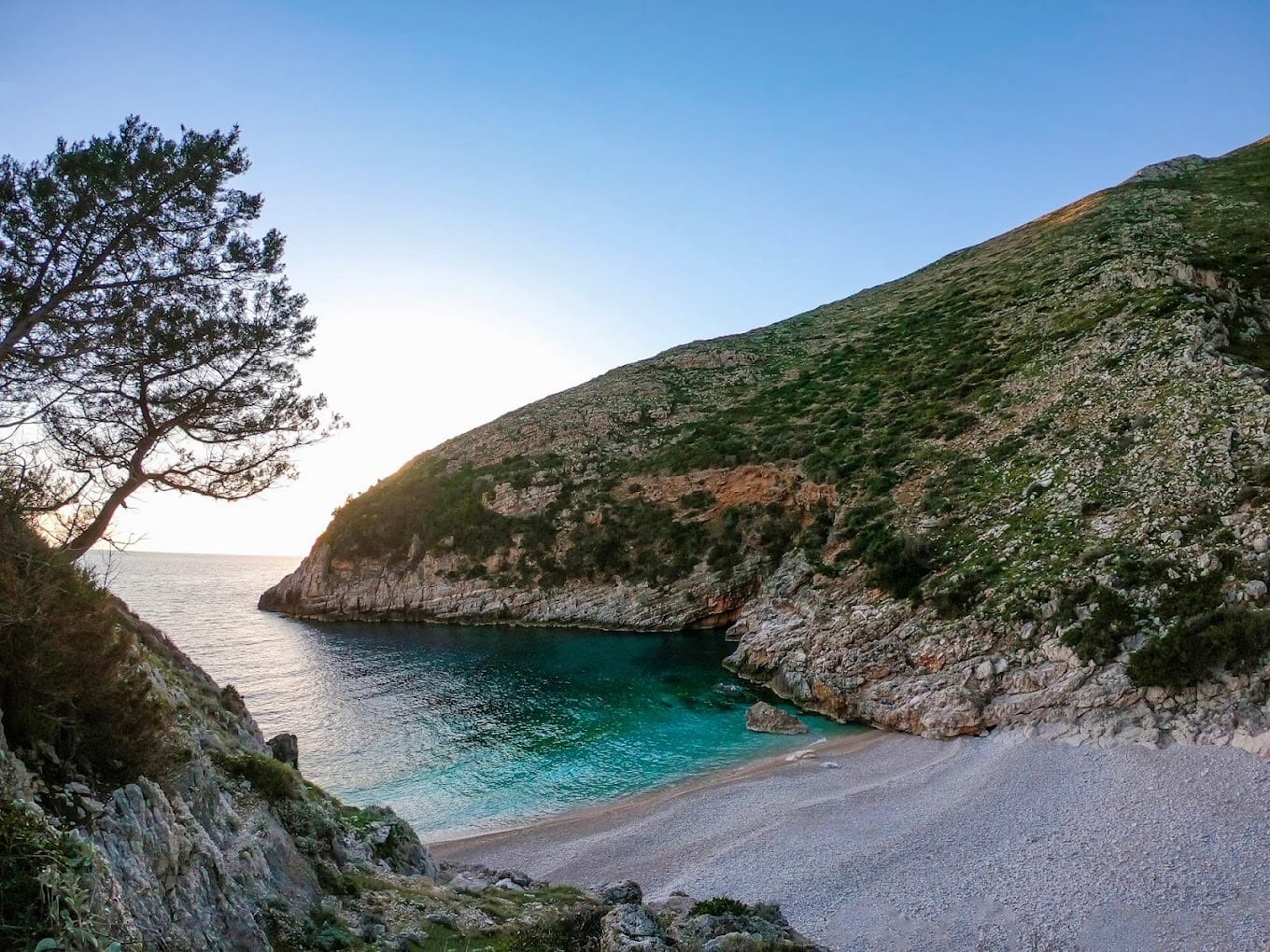 Dafina Bay