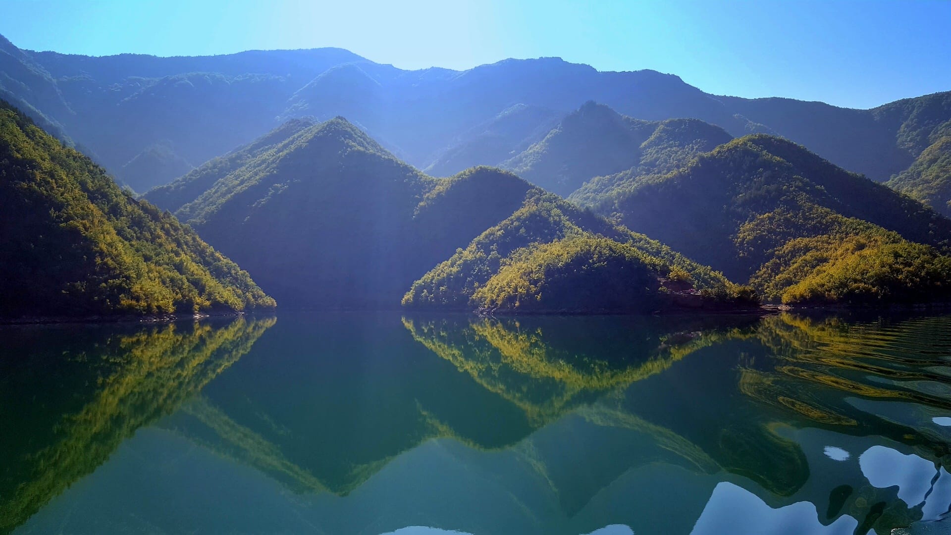 Komani Lake